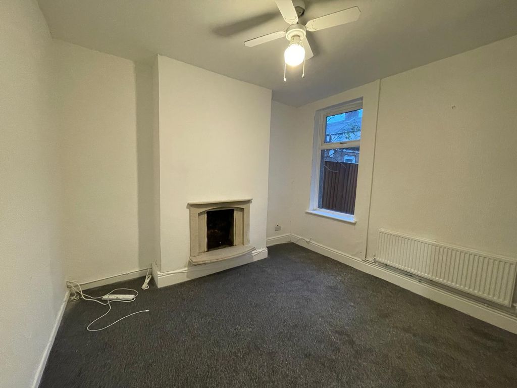 Property photo 3 of 8 Img-20241212-Wa0012