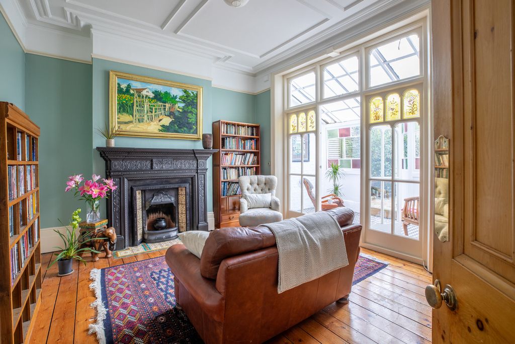 Property photo 1 of 27