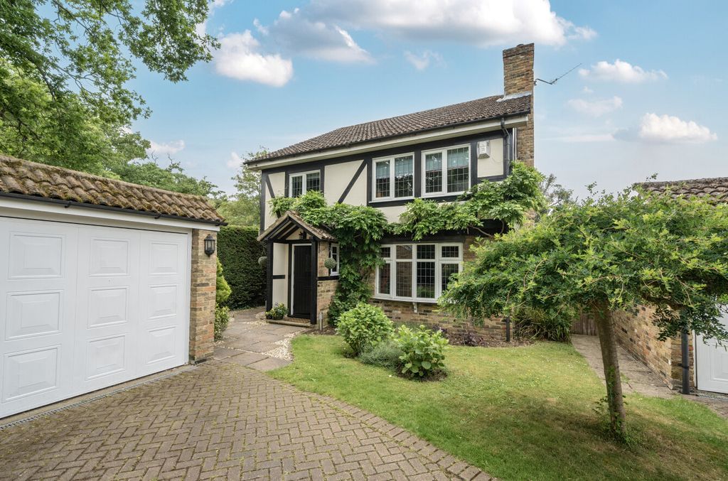 Property photo 1 of 25 1301832-23-684049...