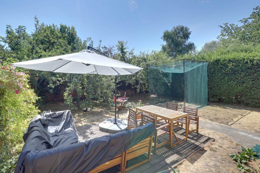 Property photo 2 of 23