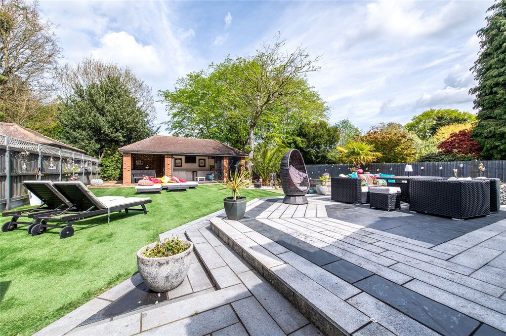 Property photo 2 of 39 Garden