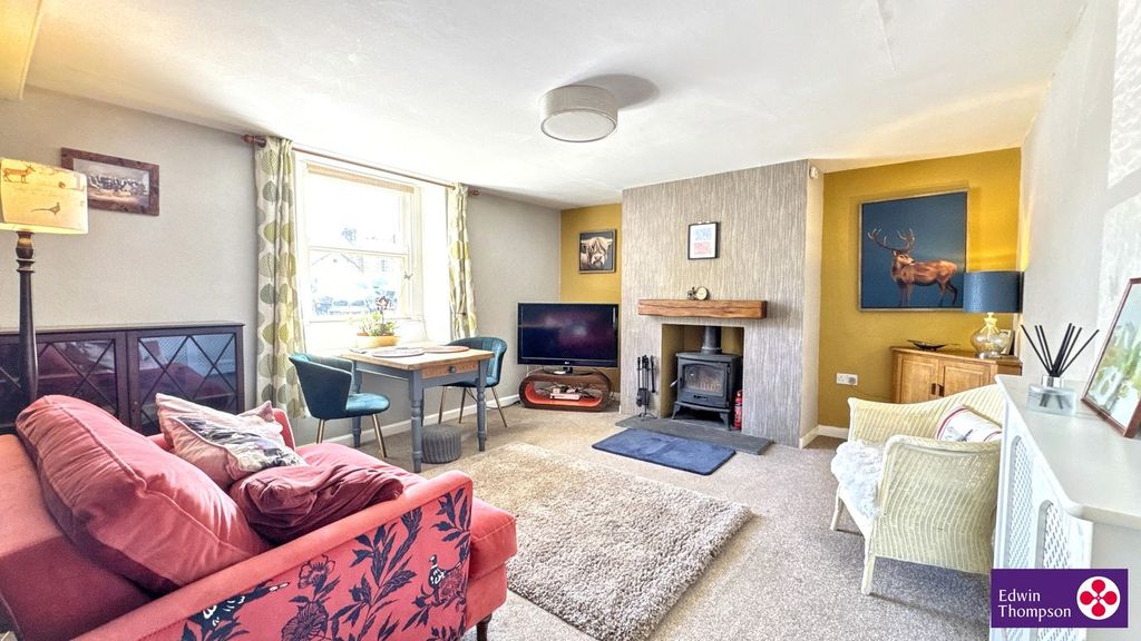 Property photo 2 of 42