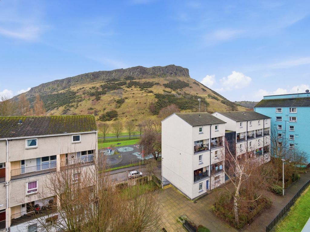 Property photo 3 of 18 Picture 3