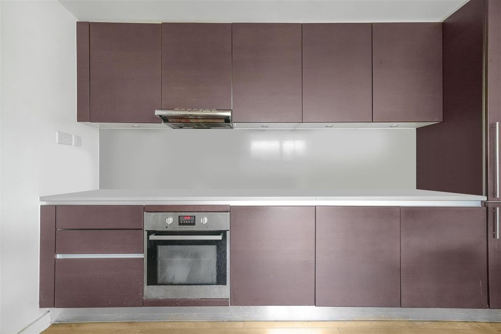 Property photo 3 of 14 Kitchen