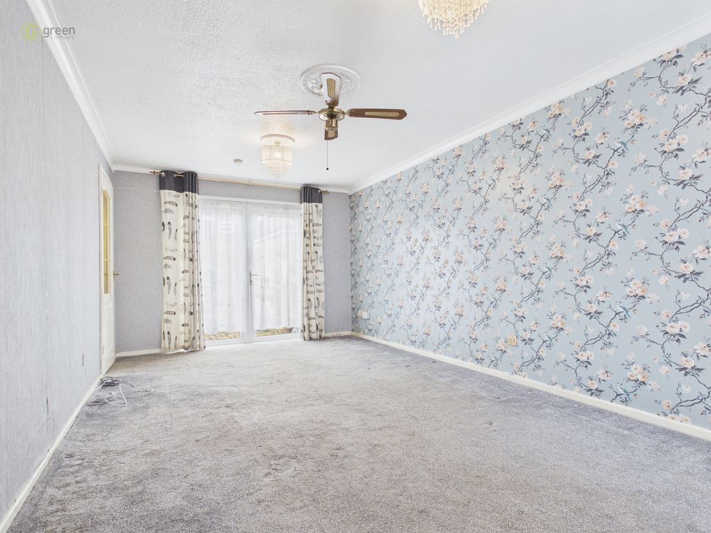 Property photo 3 of 18 Cam01332G0Pr0683Still004