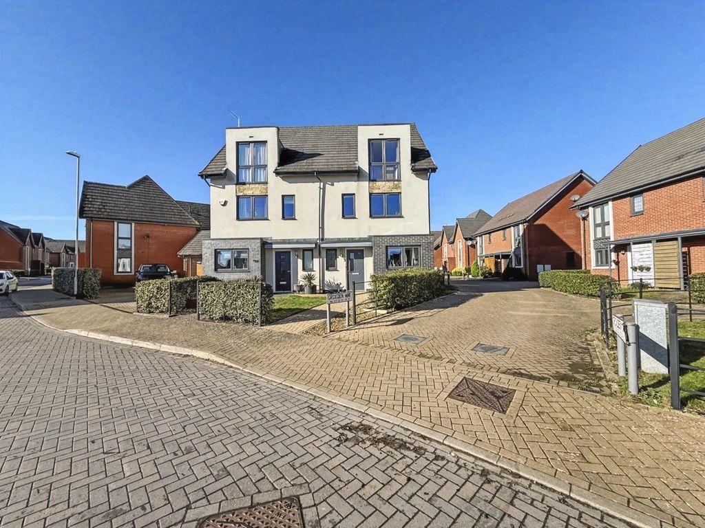 Property photo 1 of 35 4814870