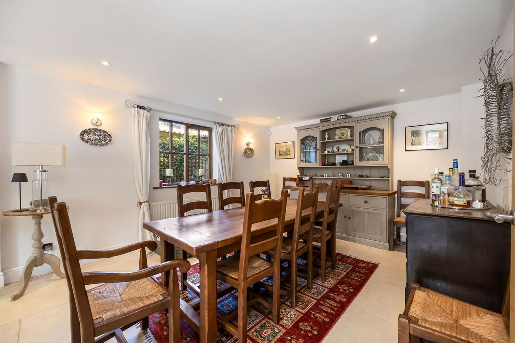 Property photo 3 of 35