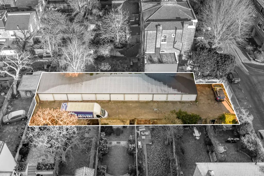 Property photo 2 of 10