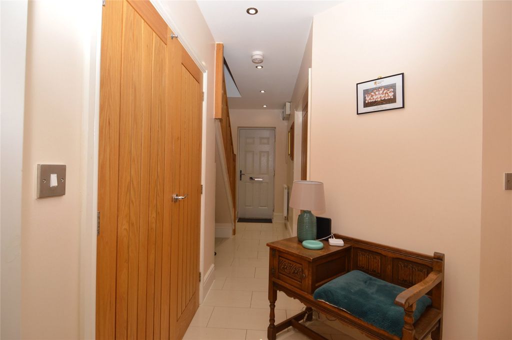 Property photo 2 of 17 Picture No. 22