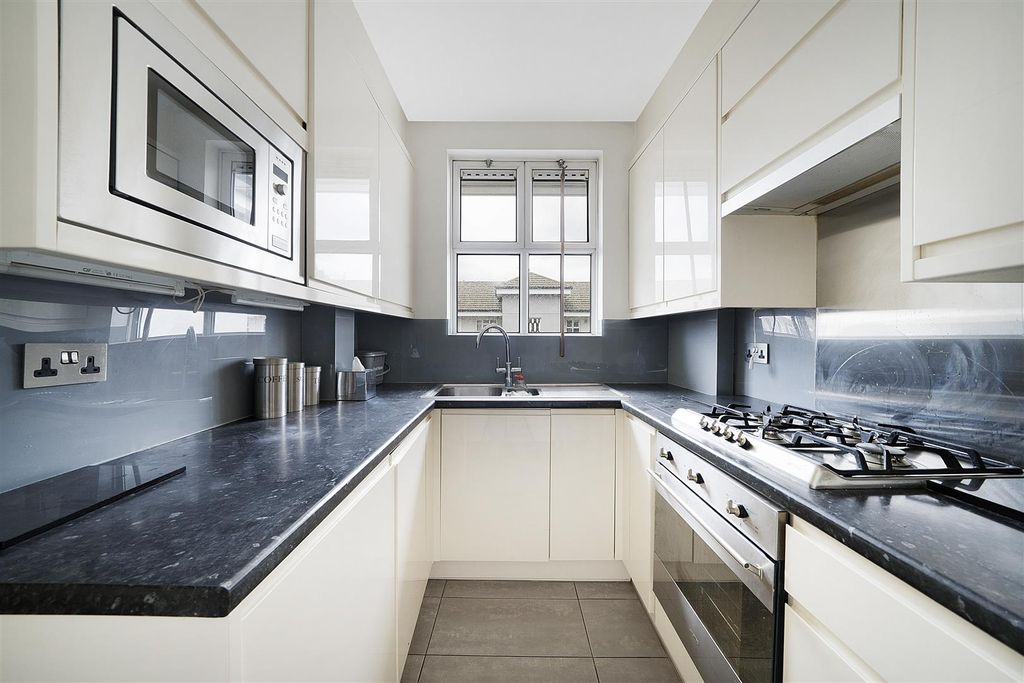 Property photo 2 of 18 Kitchen