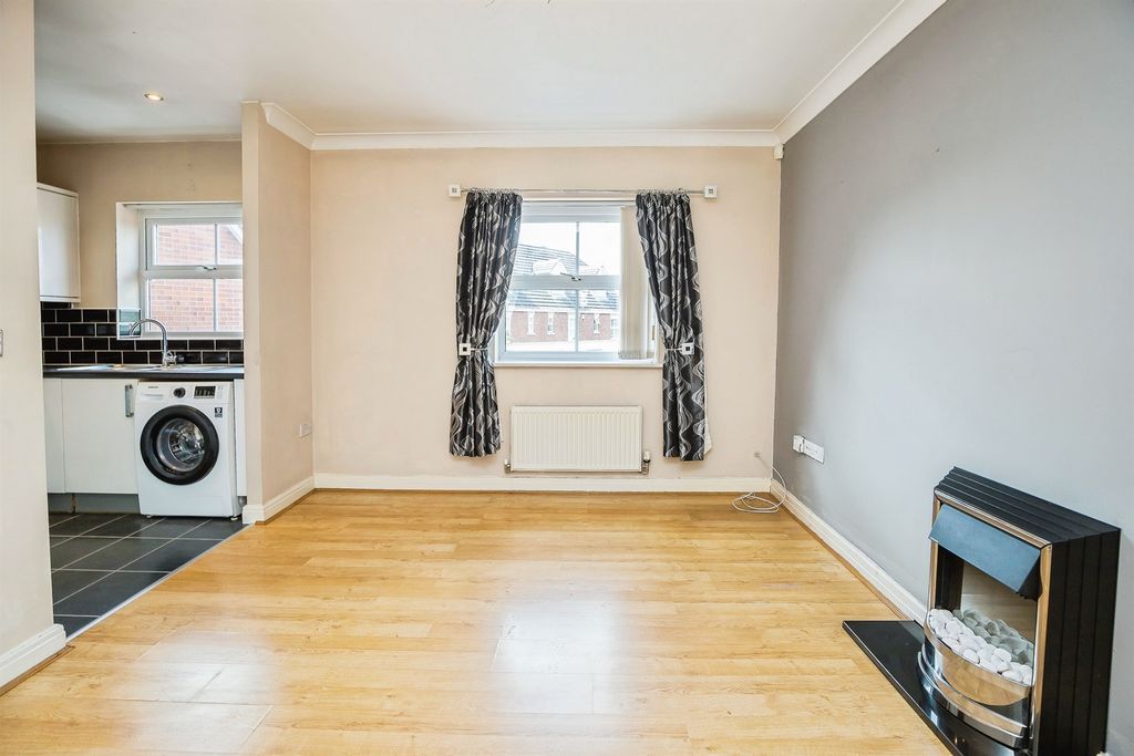 Property photo 2 of 12