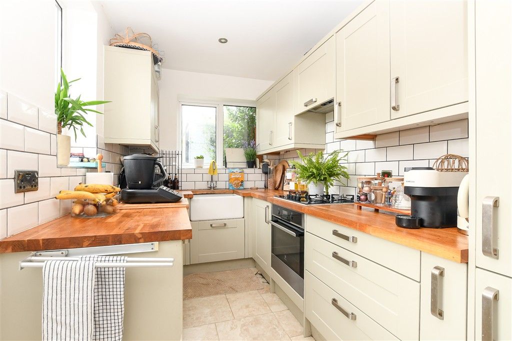 Property photo 2 of 14 Kitchen