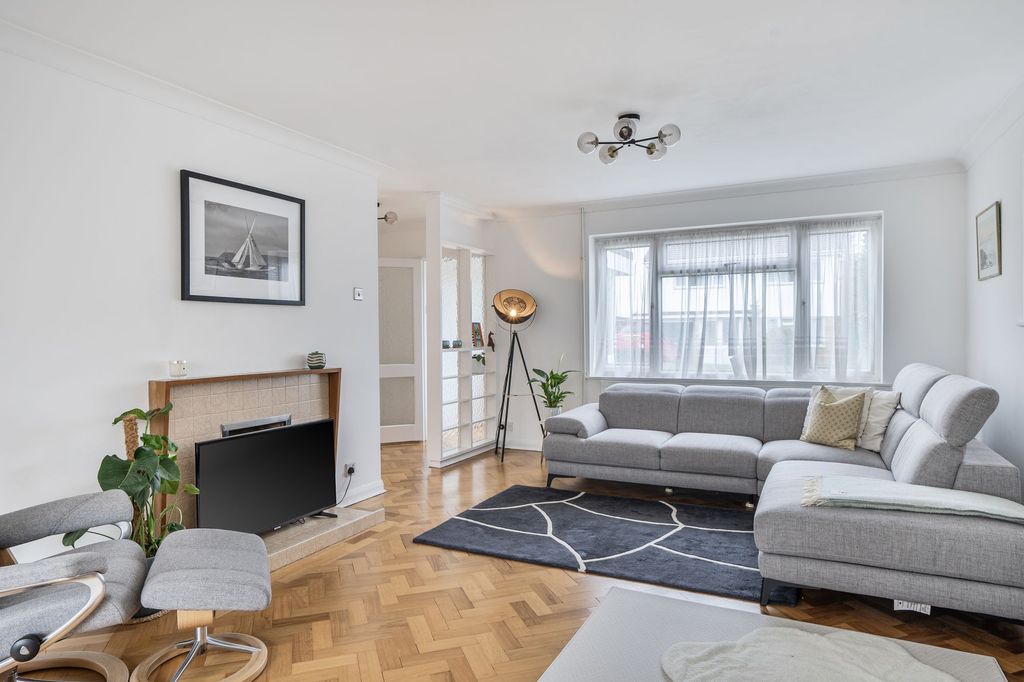 Property photo 3 of 24