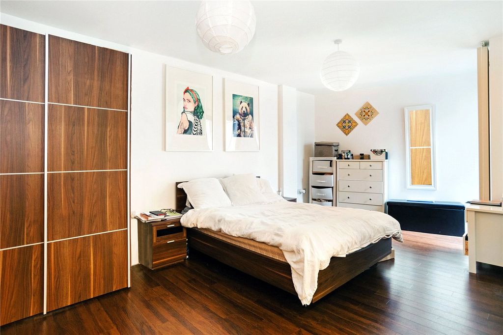 Property photo 3 of 11 Bedroom
