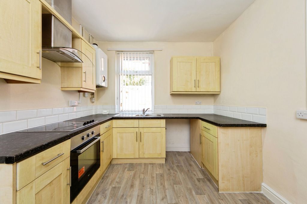 Property photo 3 of 13 Pbox-Img.Jpg