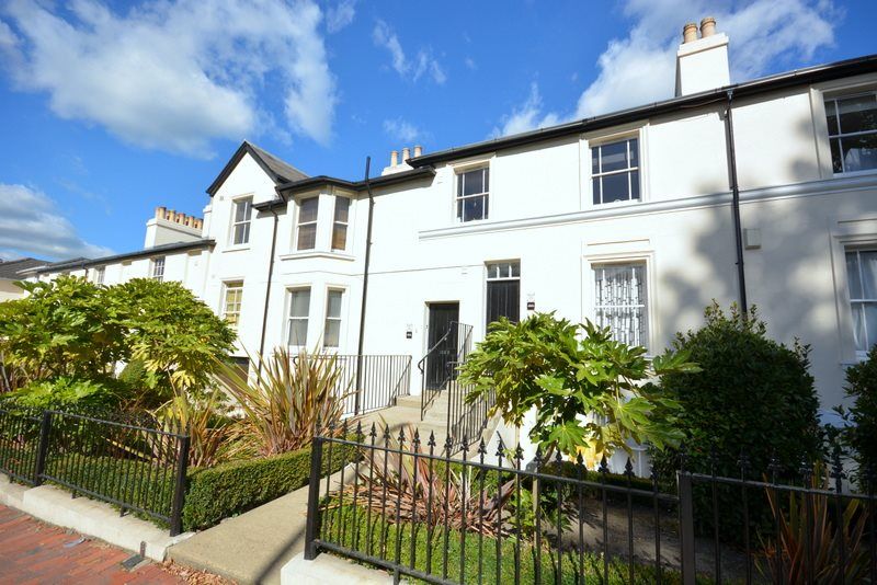 Property photo 1 of 6 2 Bed Part Furnished Flat