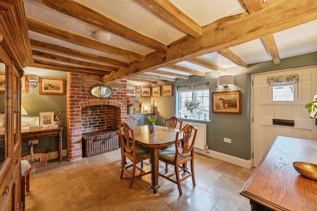 Property photo 2 of 17