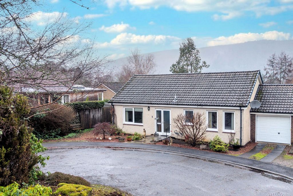 Property photo 1 of 24