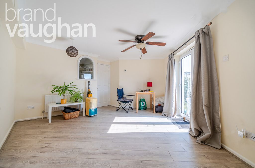 Property photo 3 of 9 Living Room