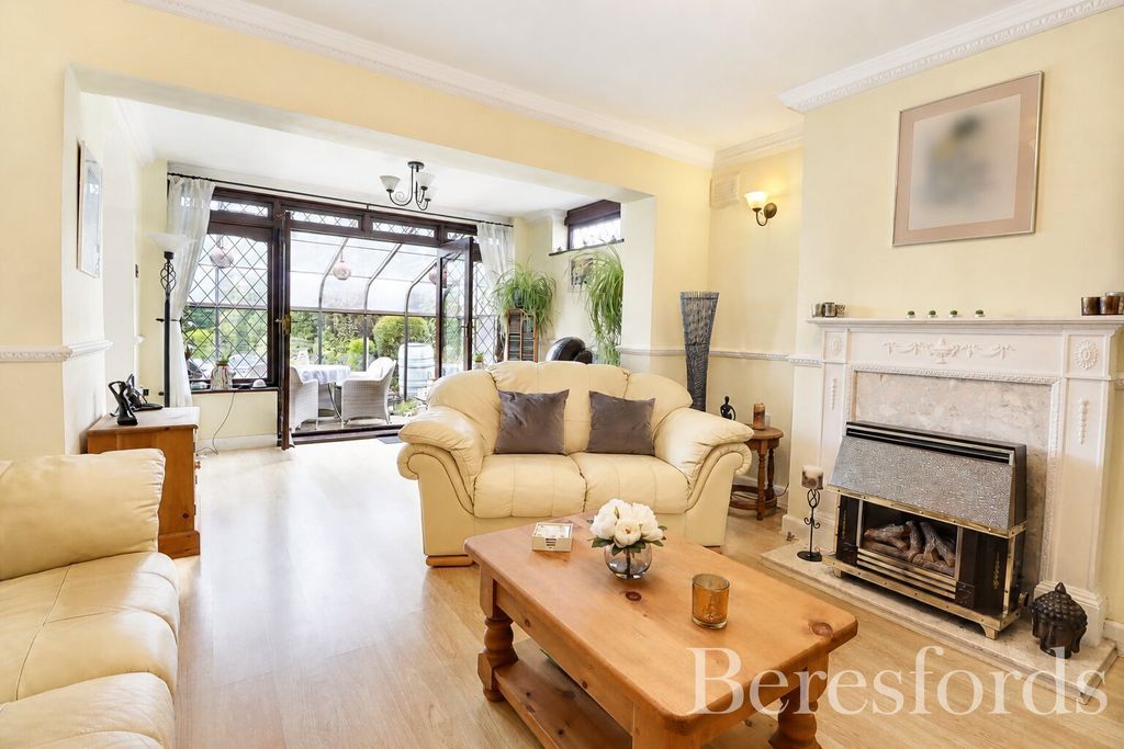 Property photo 2 of 19 Picture No. 02