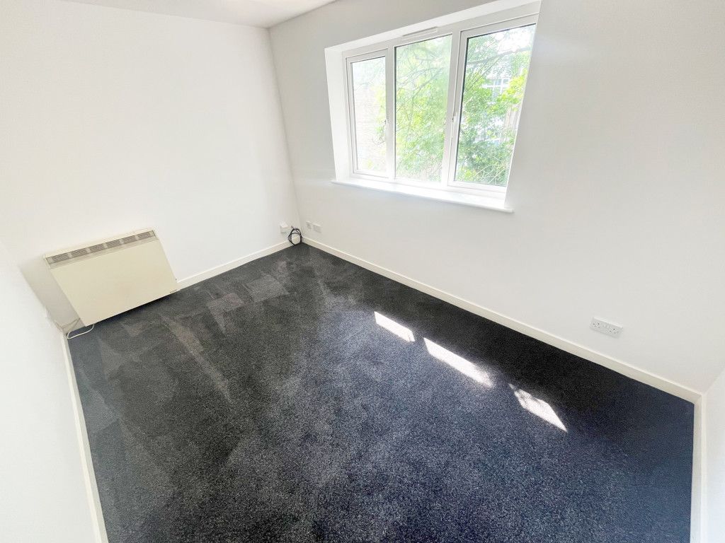 Property photo 3 of 7 Photo 16