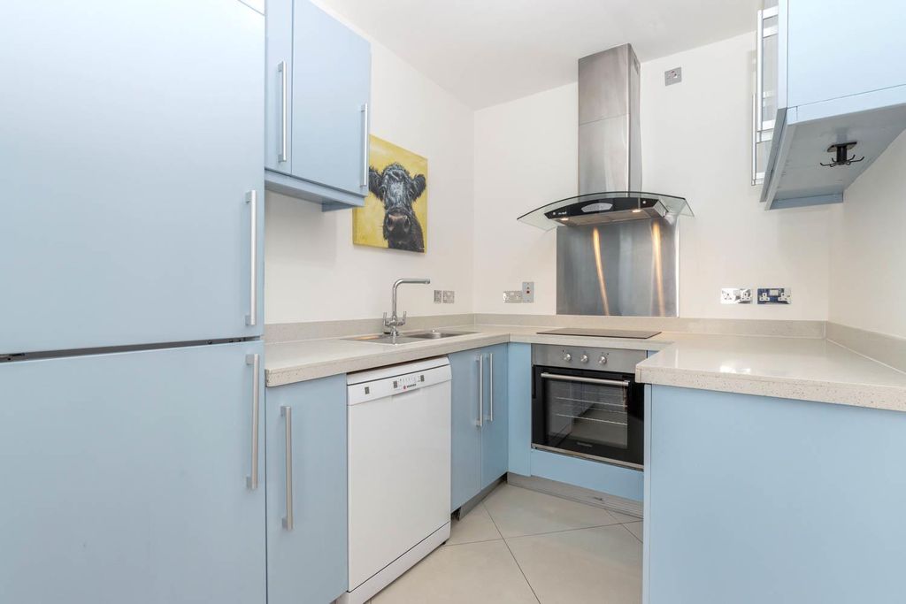 Property photo 2 of 17 Kitchen