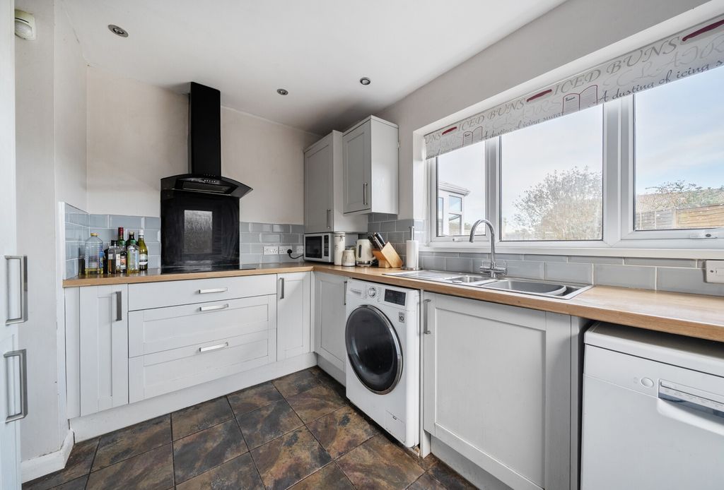 Property photo 2 of 16 1402249-18-697A2F...