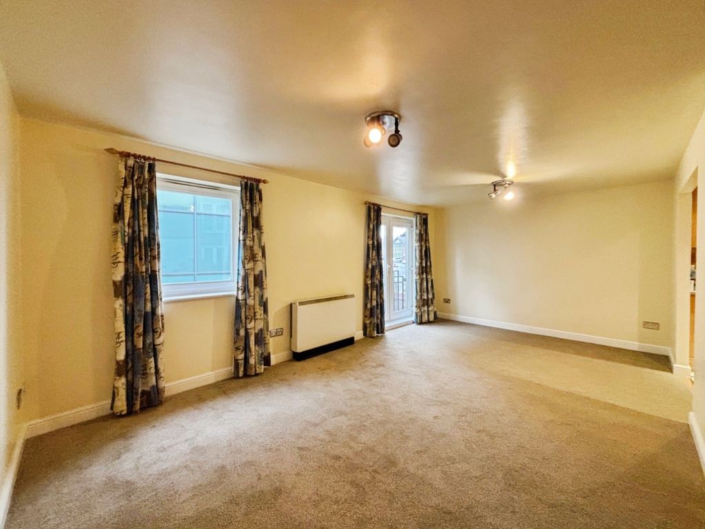 Property photo 3 of 8 Pbox-Img.Jpeg