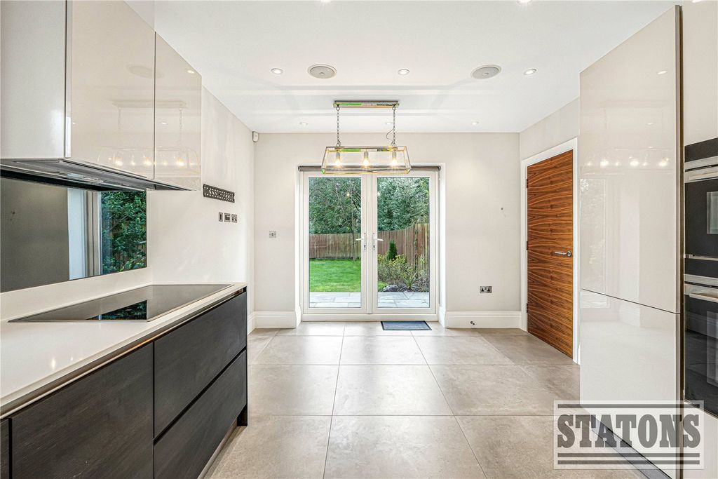 Property photo 3 of 19 Picture No. 23