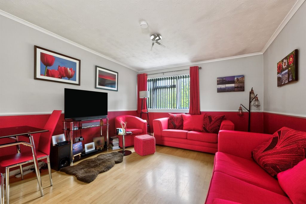 Property photo 2 of 12