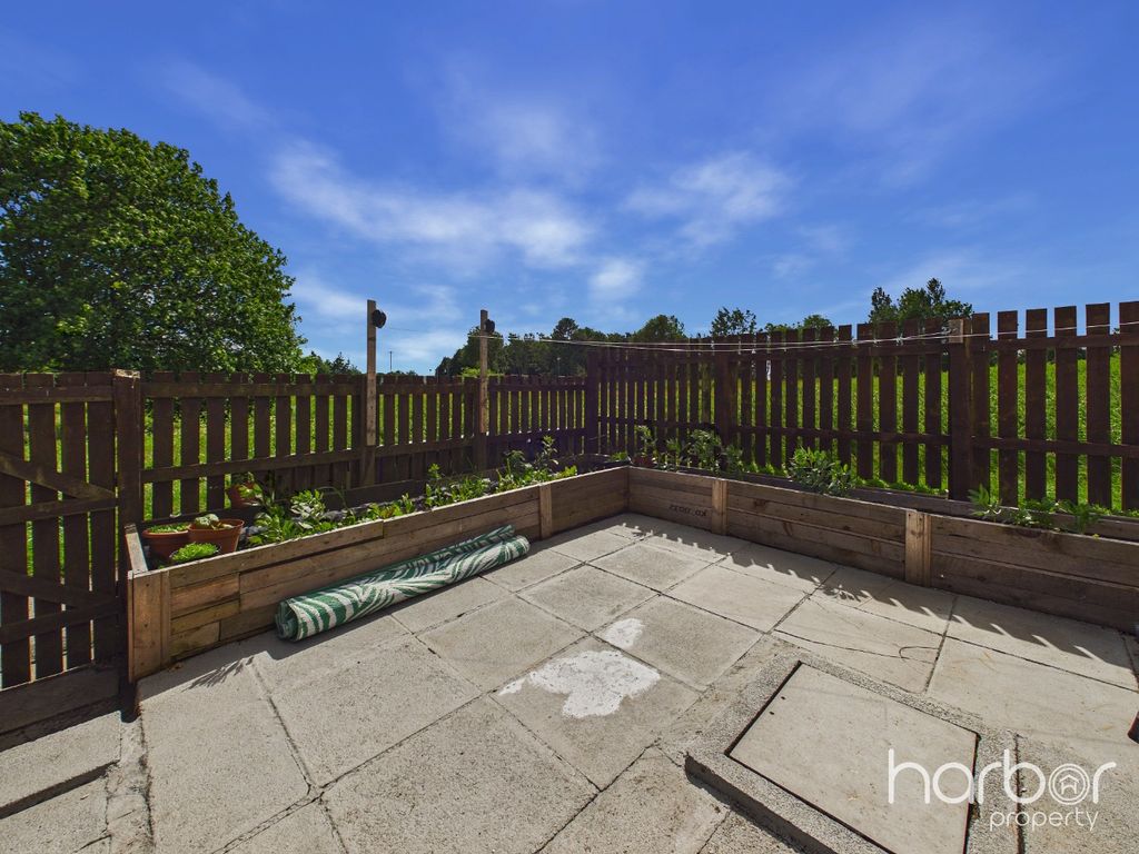 Property photo 2 of 19 5115933