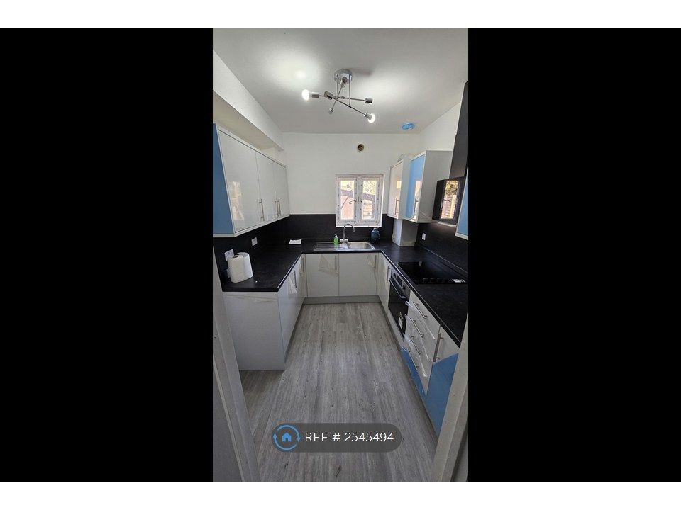 Property photo 2 of 12 Kitchen
