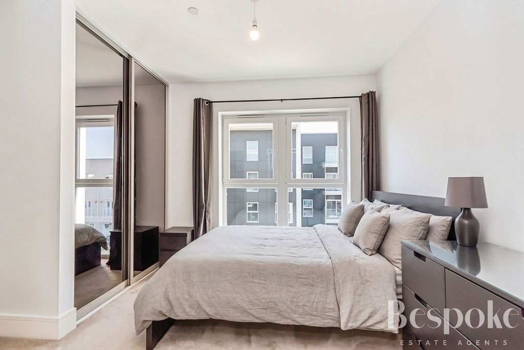 Property photo 2 of 20 Bedroom One