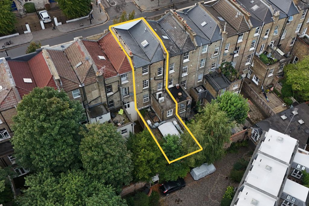 Property photo 2 of 5