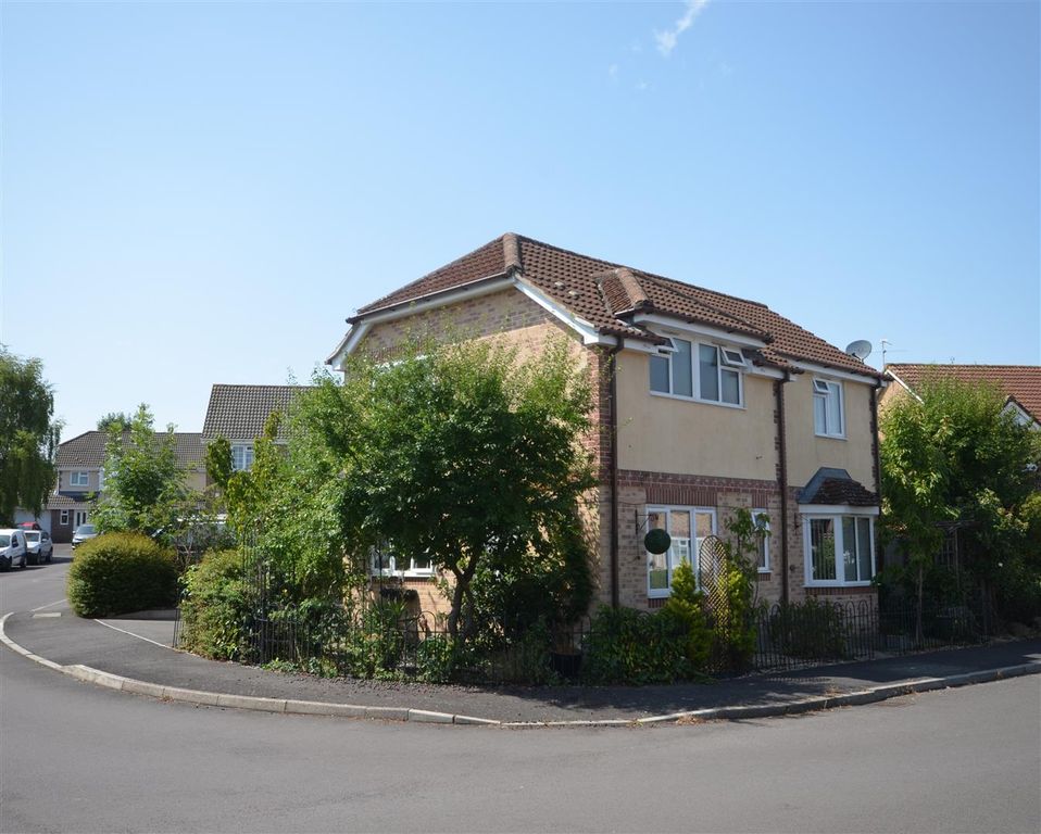 Property photo 1 of 11 Front