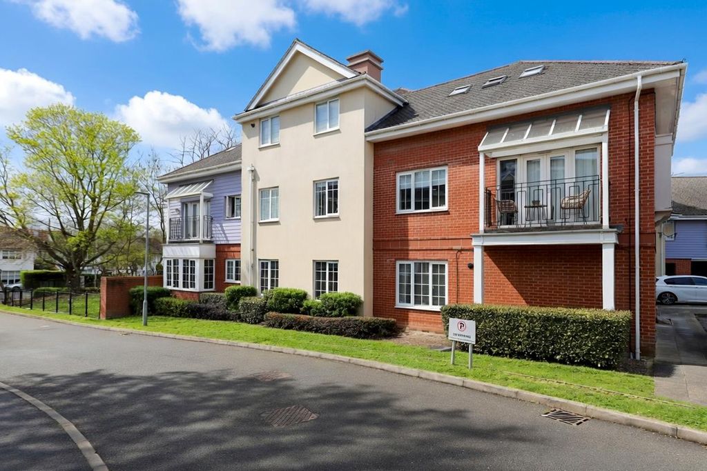 Property photo 1 of 11