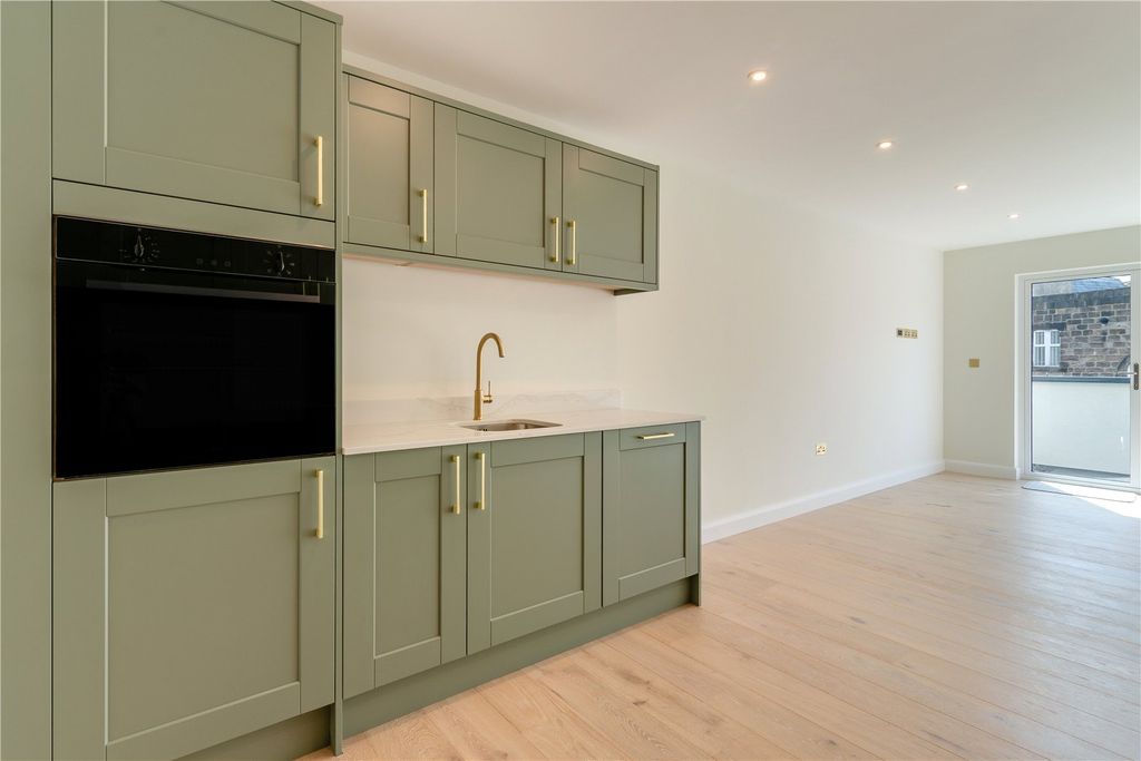 Property photo 2 of 17 Picture 2