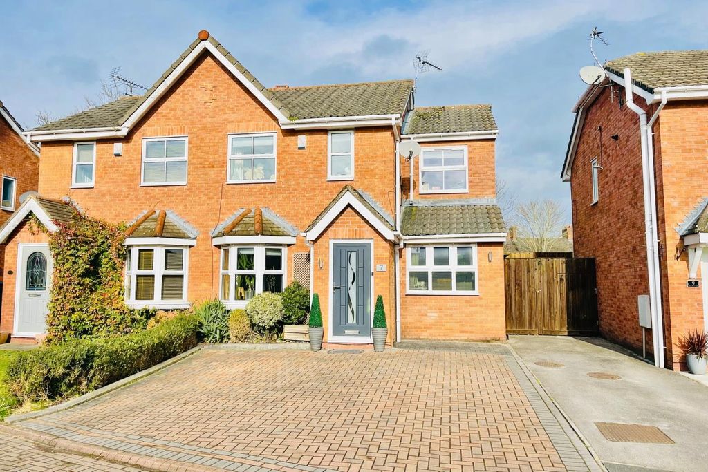 Property photo 1 of 17 Front Aspect