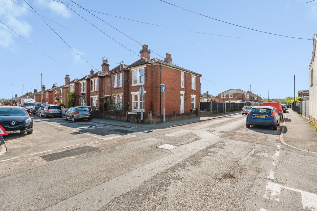 Property photo 2 of 25 Pbox-Img.Jpg