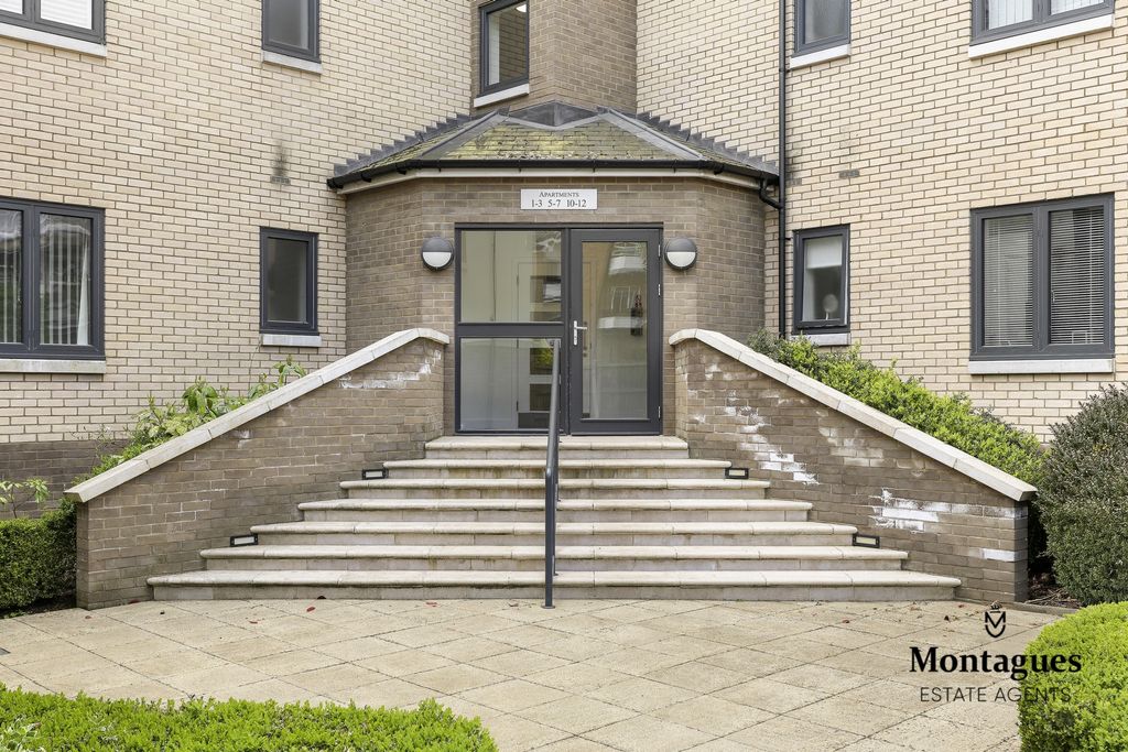 Additional image 19 of 2 bed flat for saleCentre Drive, Epping CM16