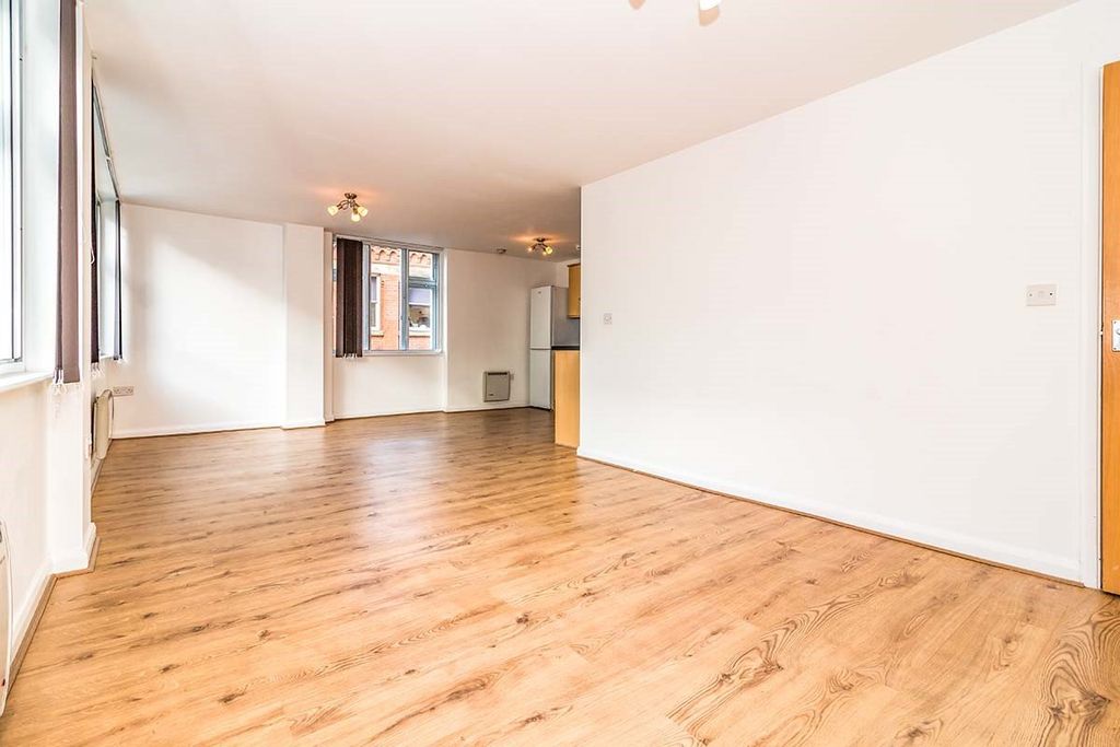 Property photo 2 of 8 Picture No. 20