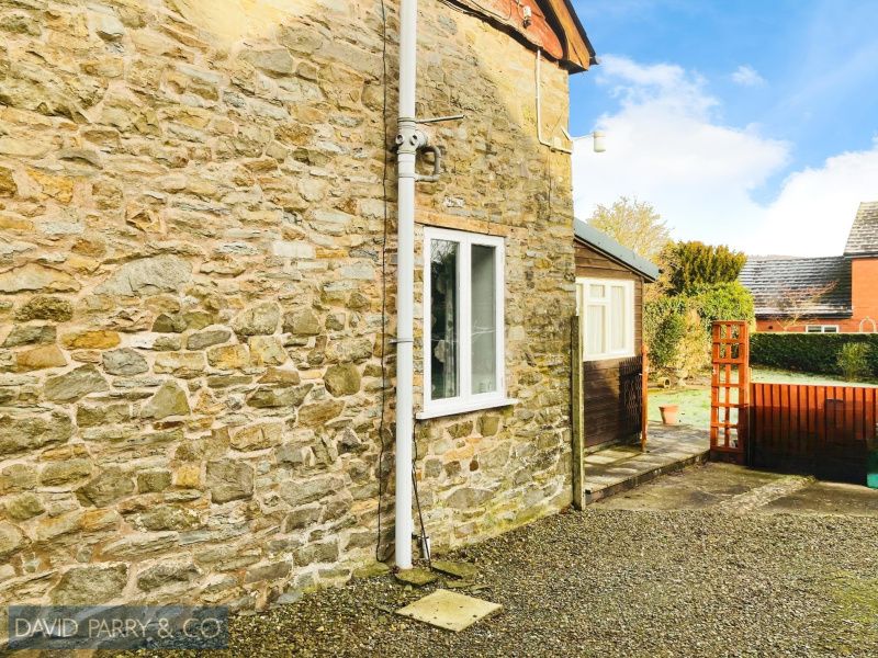 Property photo 3 of 15 Detached Stone Barn Conversion