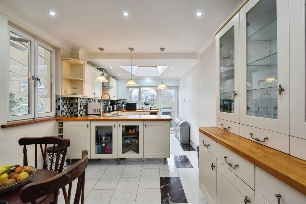 Property photo 3 of 17