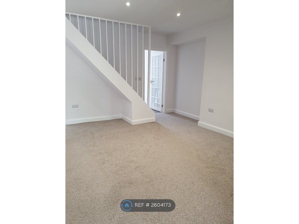 Property photo 3 of 25