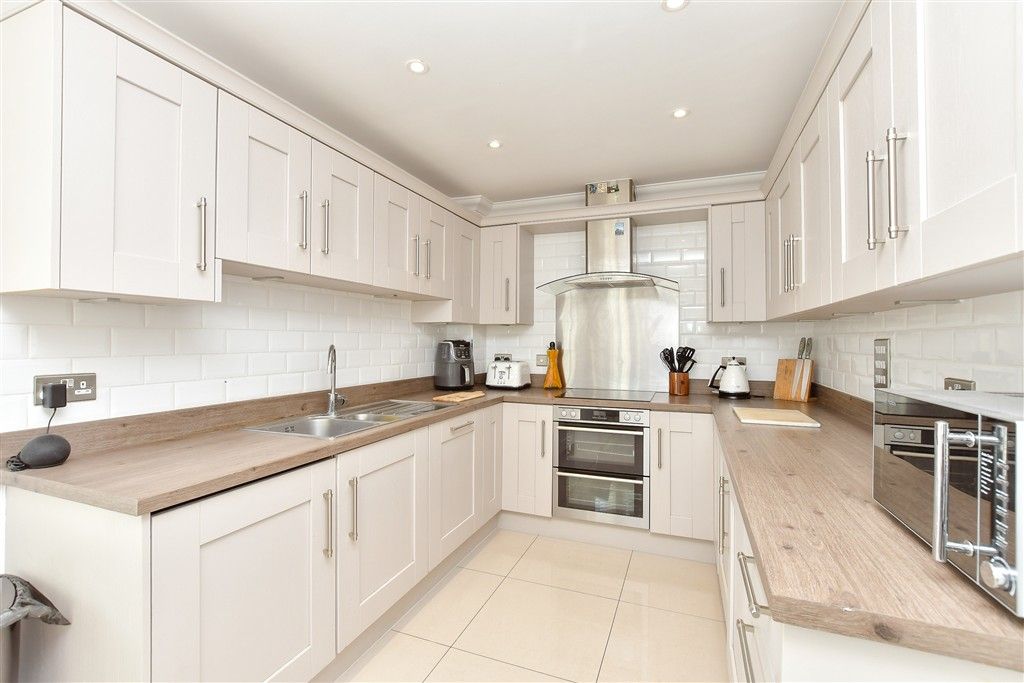 Property photo 3 of 16 Kitchen/ Diner