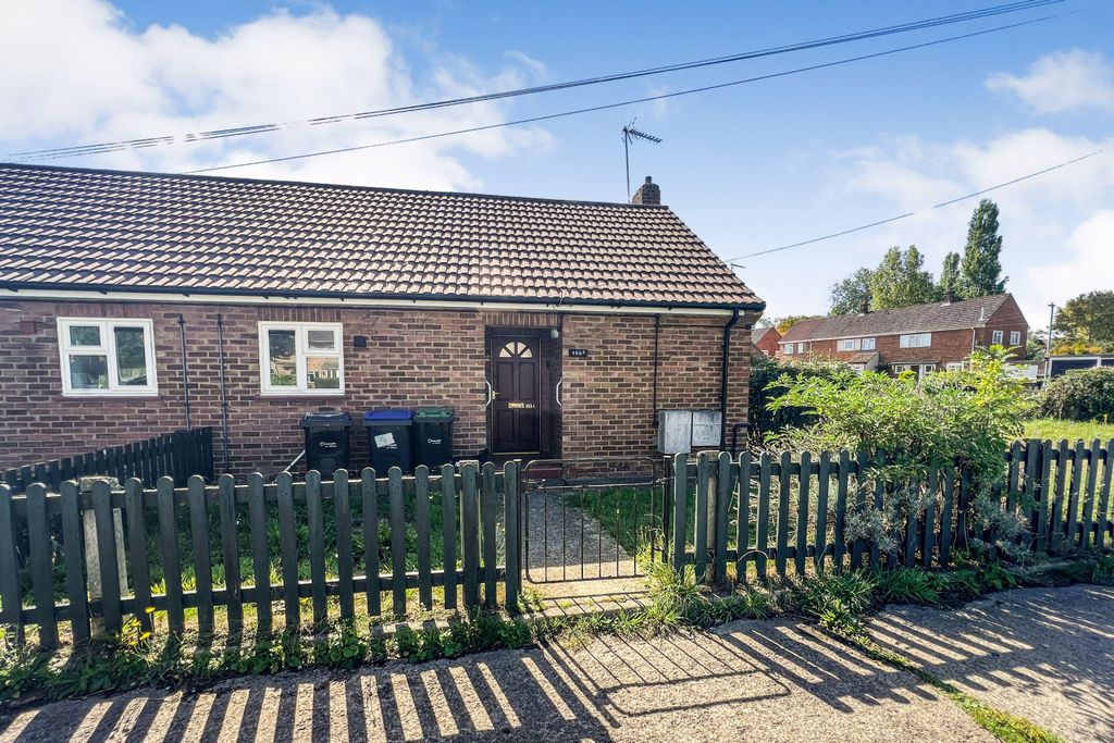 Property photo 1 of 19 102A Oaklands, Chippenham, Wiltshire, Sn15 1Rh
