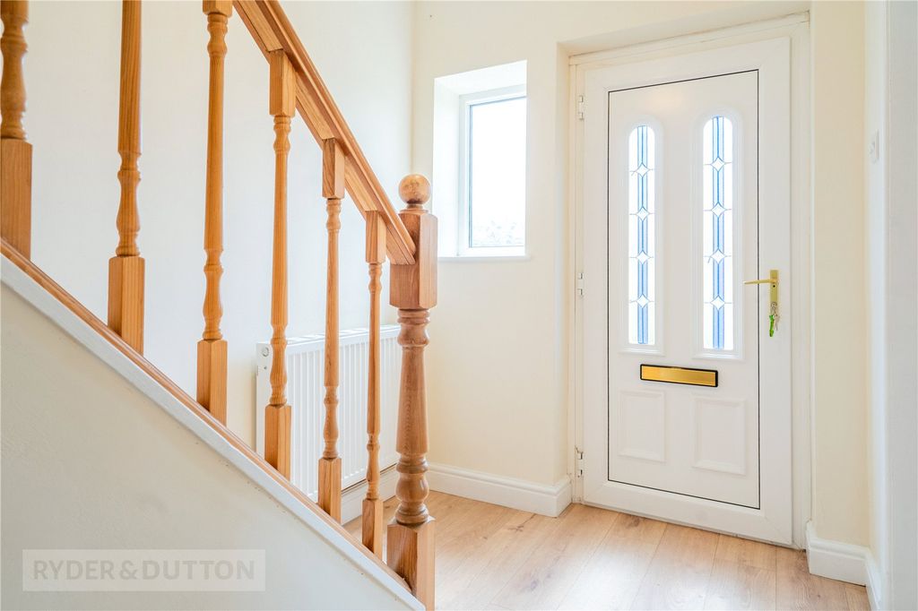 Property photo 3 of 24 Entrance Hallway