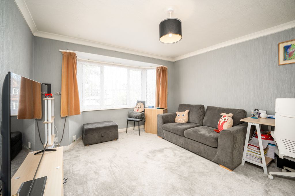 Property photo 3 of 23 04