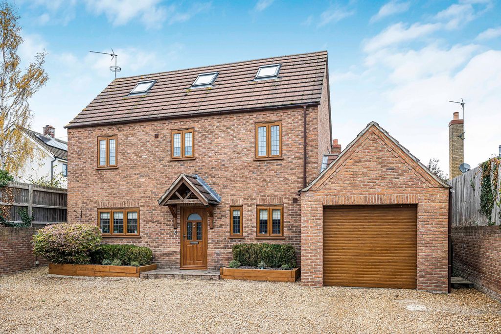 Property photo 1 of 27