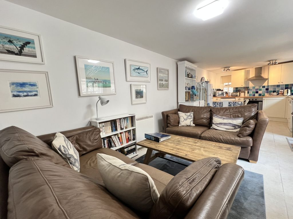 Property photo 2 of 9 Gallery